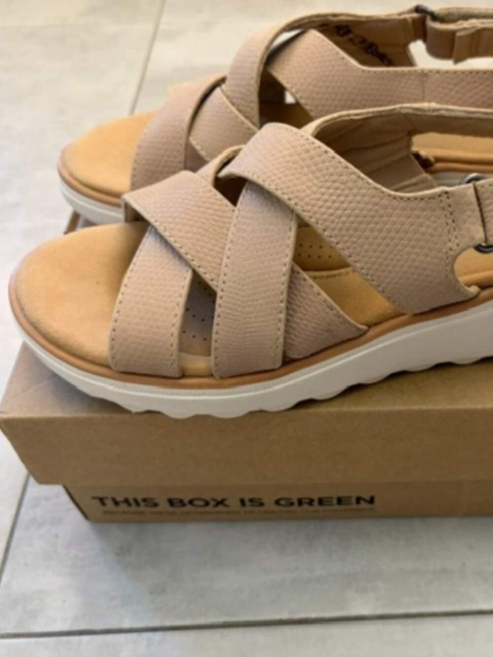 Clarks Women's Comfort Sandals – neutral color – Lightweight Wedge - Picture 3 of 6